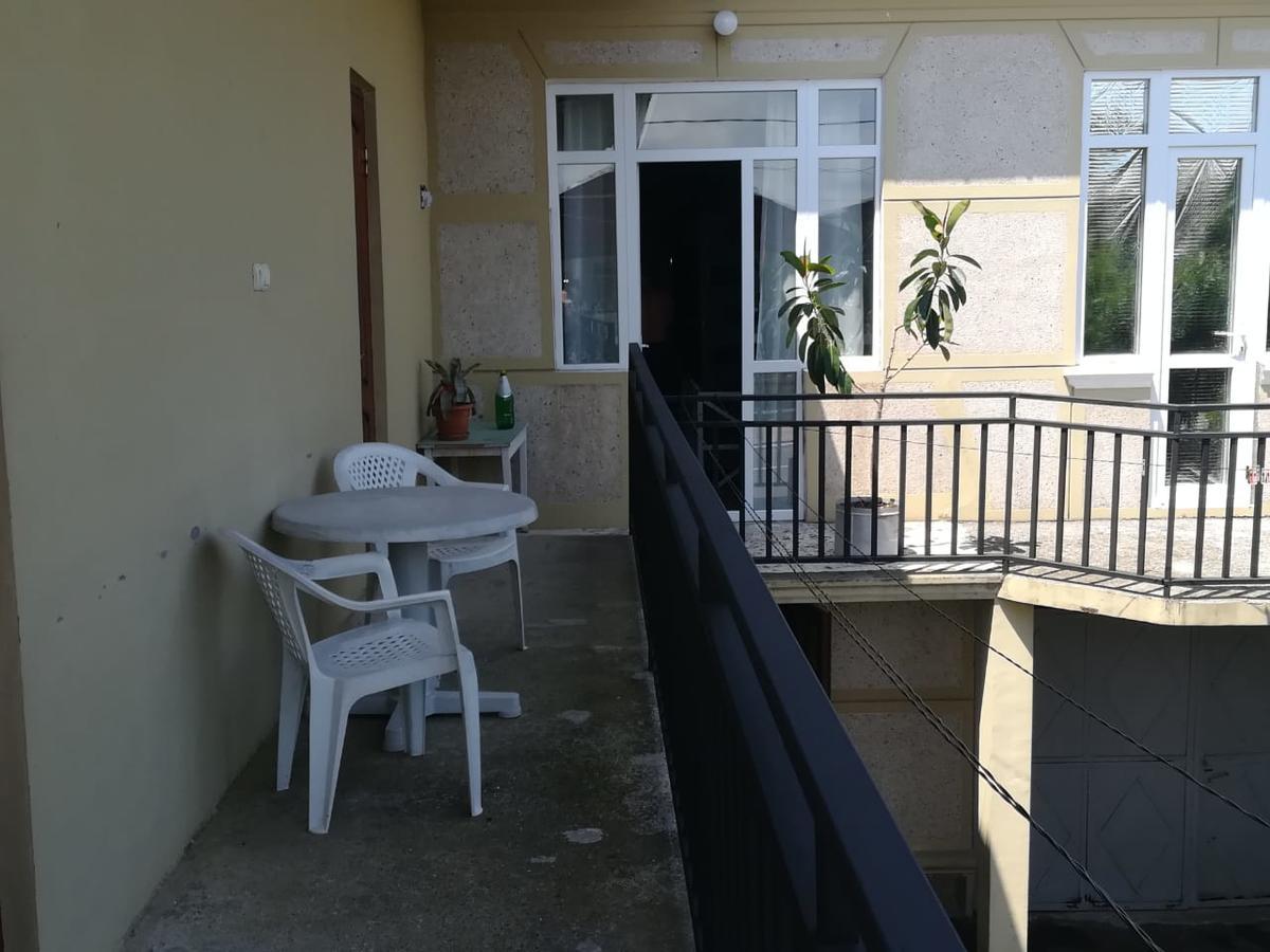 Guest House Of Givi Kobuleti Esterno foto