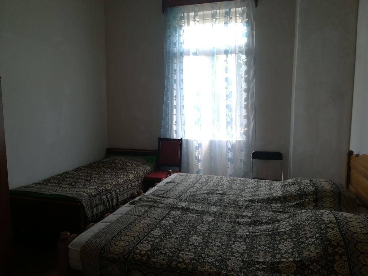 Guest House Of Givi Kobuleti Esterno foto